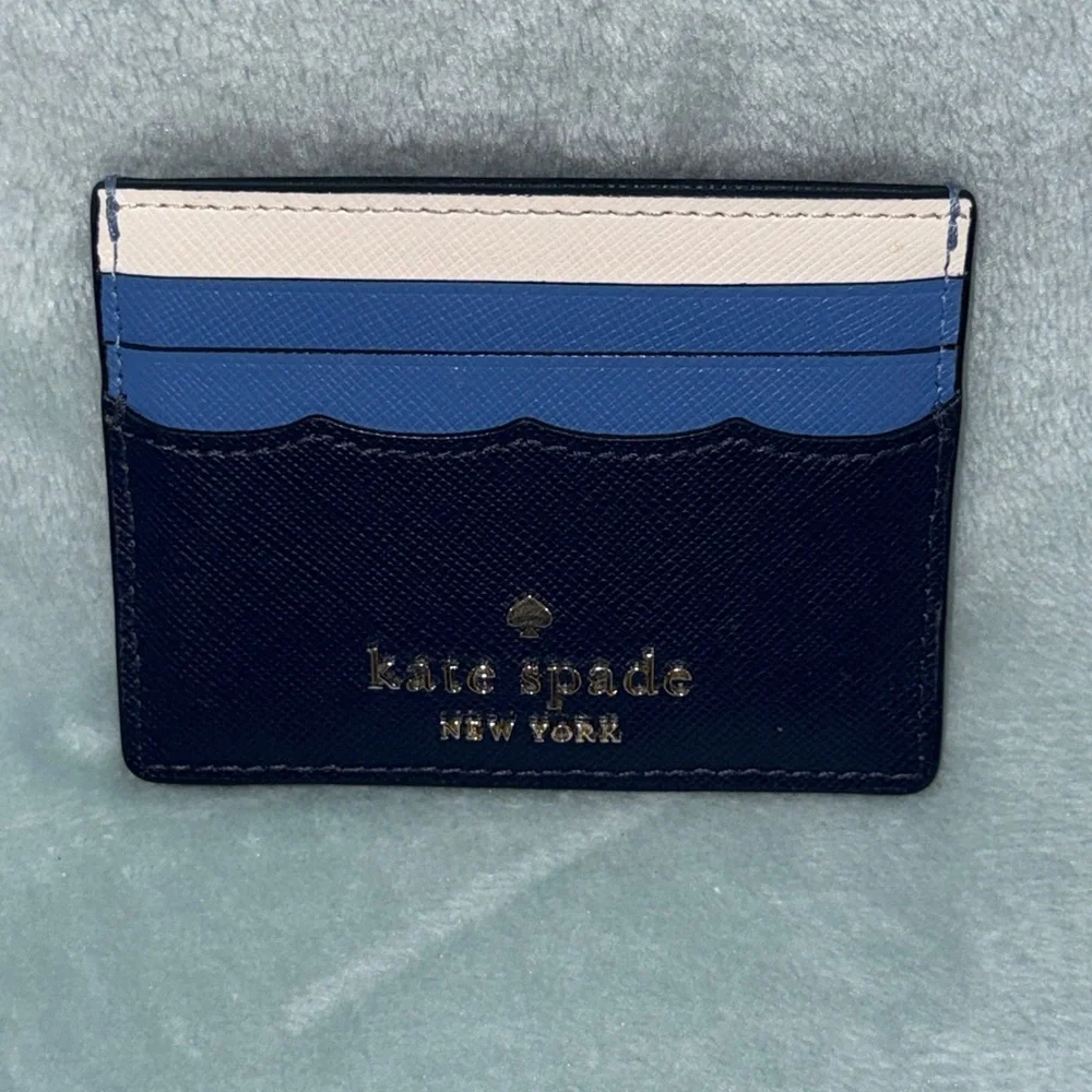 kate spade New York Pinch Me Crab Pearl Beach Blue small slim card holder.